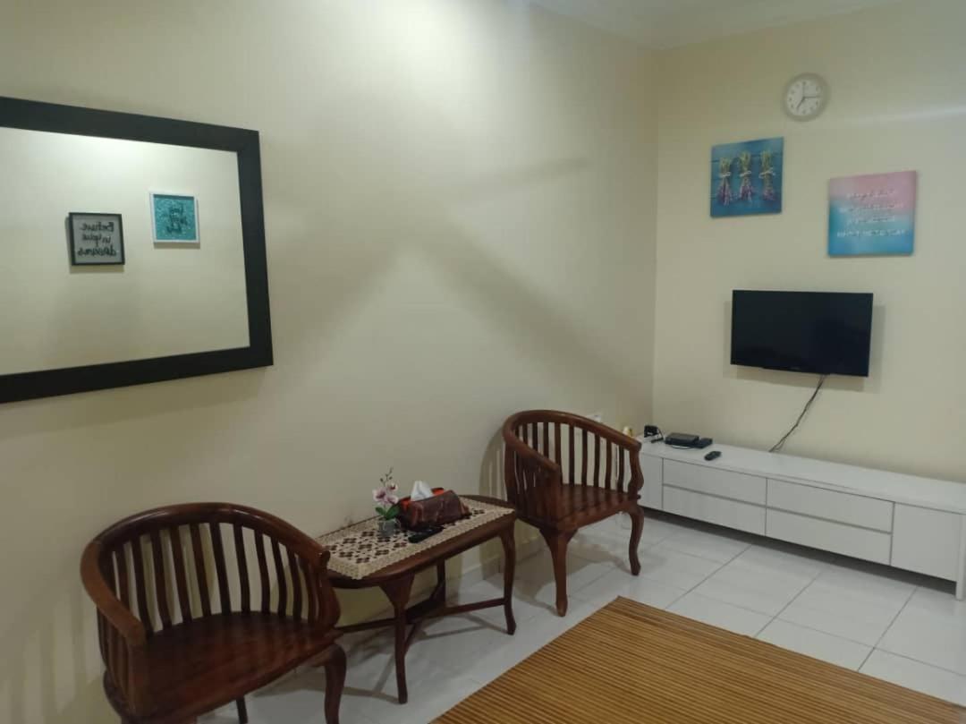 Kh Homestay Comfy N Calm Seri Manjung Εξωτερικό φωτογραφία