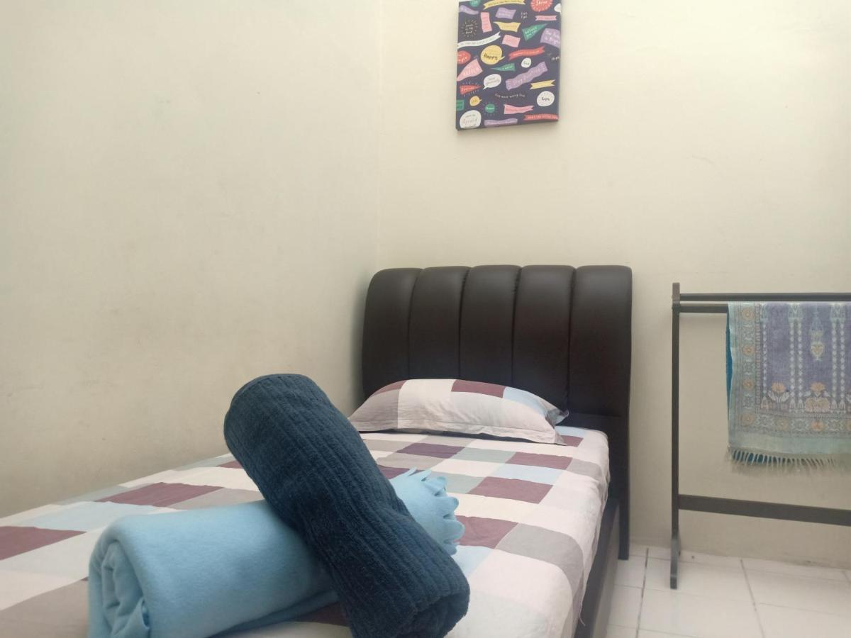 Kh Homestay Comfy N Calm Seri Manjung Εξωτερικό φωτογραφία