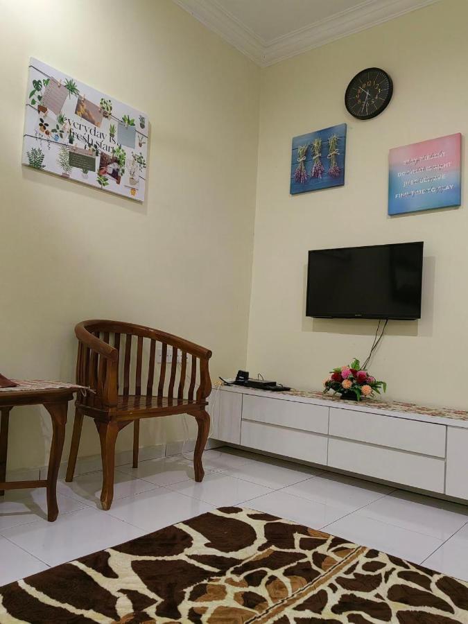 Kh Homestay Comfy N Calm Seri Manjung Εξωτερικό φωτογραφία